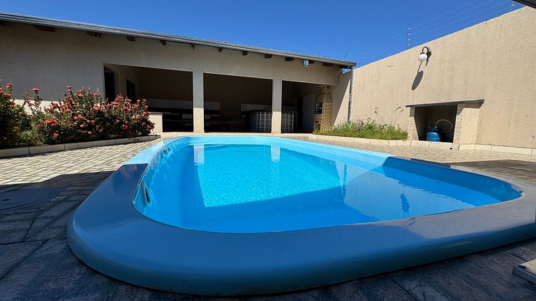 Casa c/ 3 quartos completa com piscina aquecida