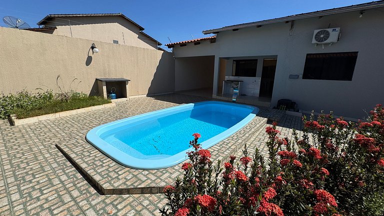 Casa c/ 3 quartos completa com piscina aquecida