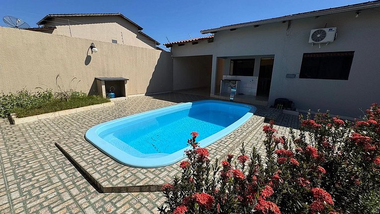 Casa c/ 3 quartos completa com piscina aquecida
